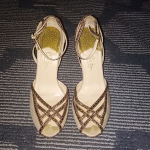 Cole haan pumps size 8